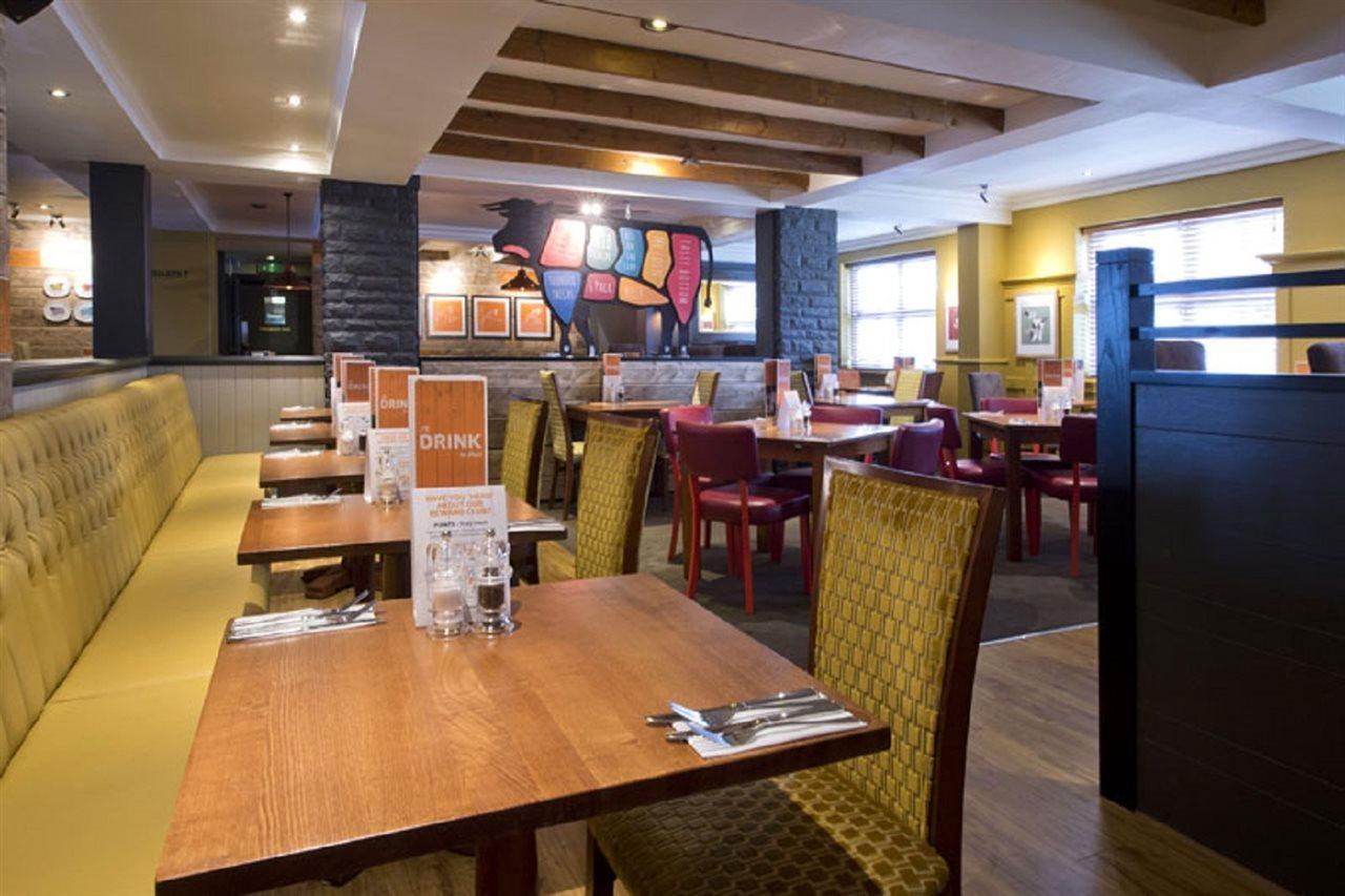 Premier Inn London Ромфорд Екстериор снимка