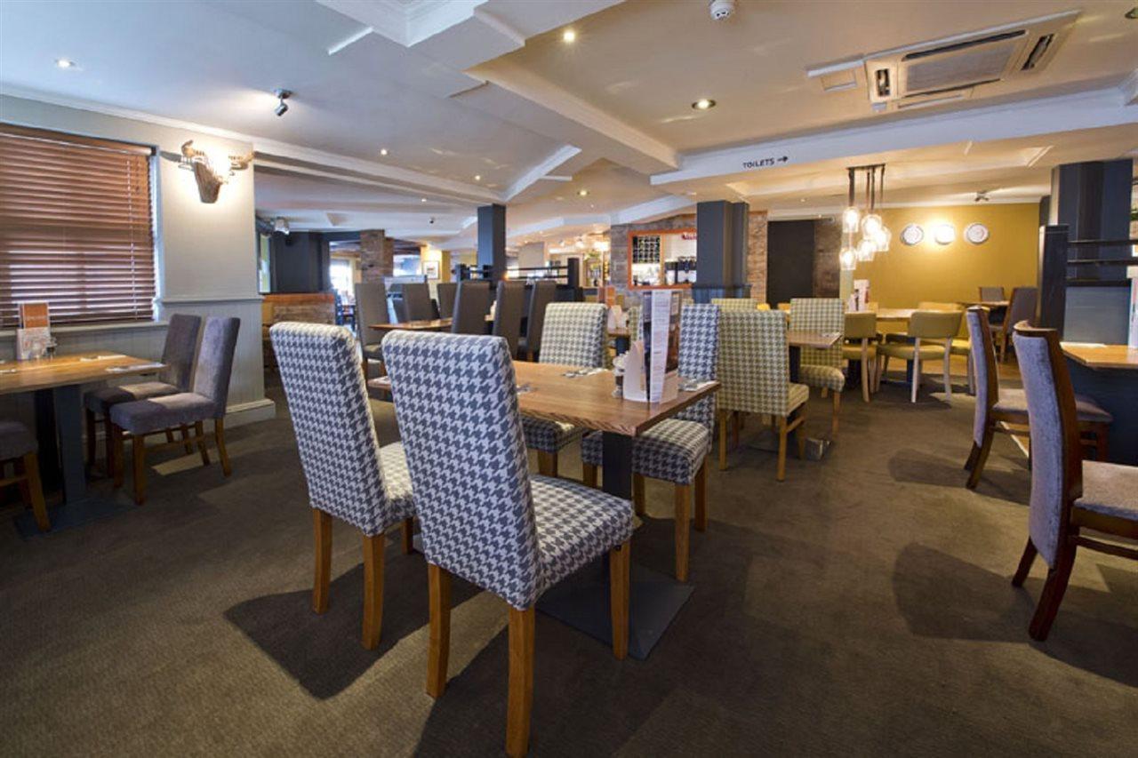 Premier Inn London Ромфорд Екстериор снимка
